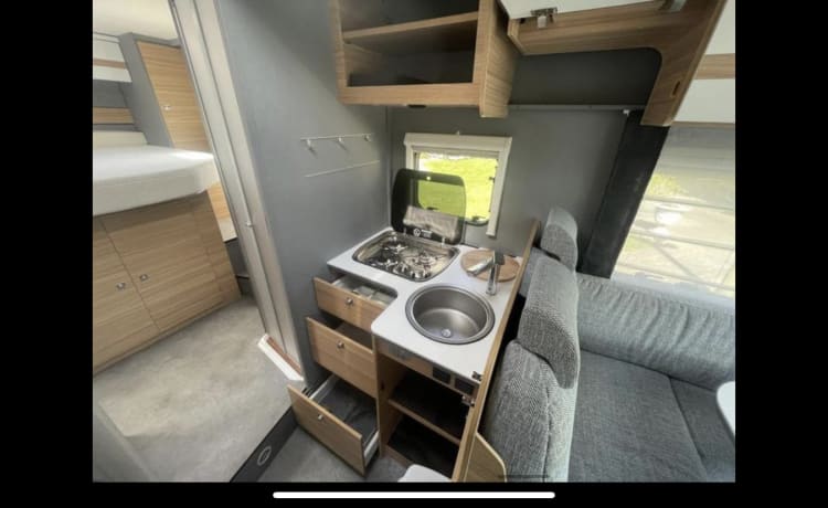 mijn camper – beau camping-car de 2021 avec système de niveaux