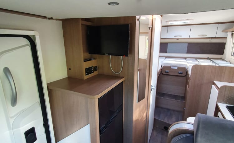 Carado T338 camper da 2 a 4 persone