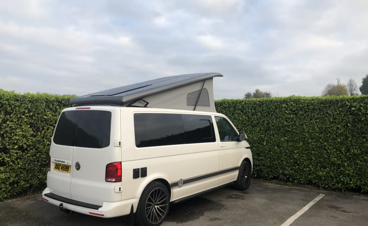 Paddy – 4 berth Volkswagen campervan from 2021