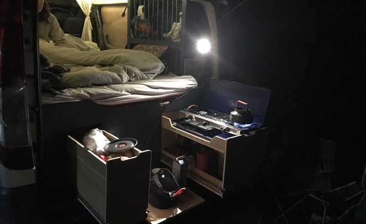 Mercedes-Benz camper met 2 slaapplaatsen uit 2006