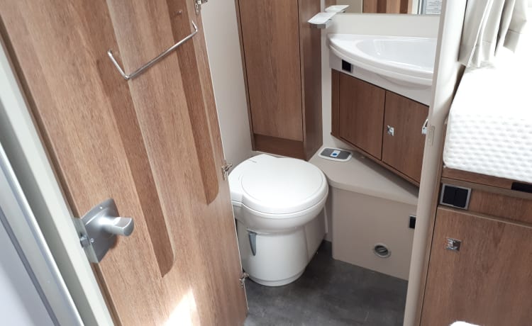 Trend 7057EB 1 – Dethleffs Camper für 2 bis 4 Personen