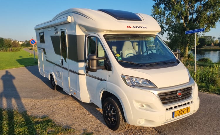 Bolser – 4p Adria Matrix 670 SC Plus from 2021