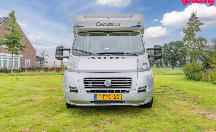 Camper met sfeer – 4p Chausson semi-integrated uit 2014