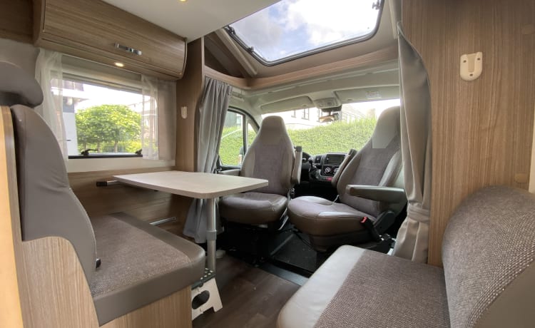 4P Luxury Carado Camper fully equipped