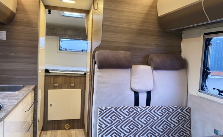 Rimor Evo 5 – Rimor Evo 5, 6 Berth Motorhome With Garage