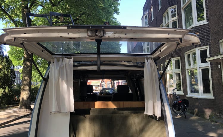 Buuf – Gezellige 2p off-grid Volkswagen T4 uit 1996