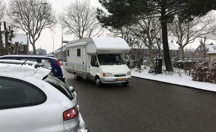 Bobbie  – 6 persoons Ford Rimor camper