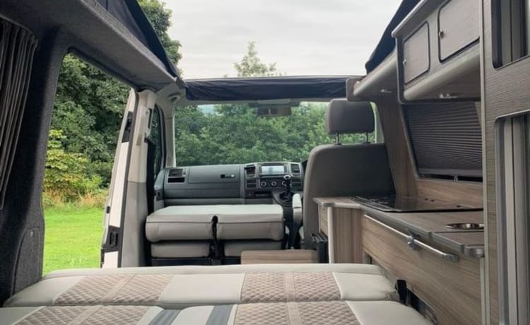 Ruskin – VW T5 LWB 4 couchages - Lake District 