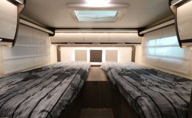 LUXURY camper McLouis Carat 473 g AUTOMATIC 150 HP