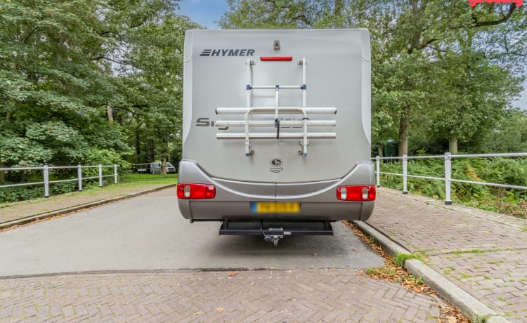 🌍 🚌 Super complete Hymer camper met 4 slaapplaatsen te huur🌟🌏