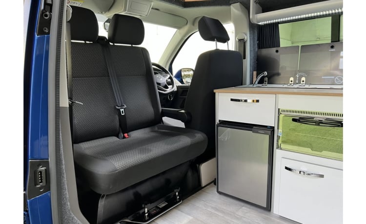 Noah – VW LWB Camper 4 posti letto