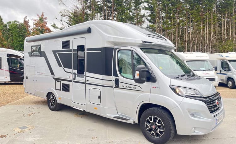 2022 Adria Matrix Supreme 670 SC 2.3