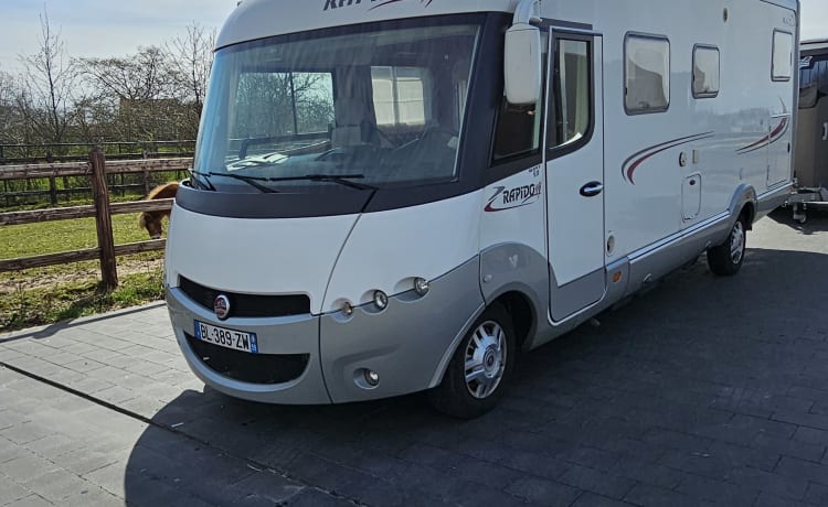 Ruimtewonder – Super spacious Rapido Integral with top equipment