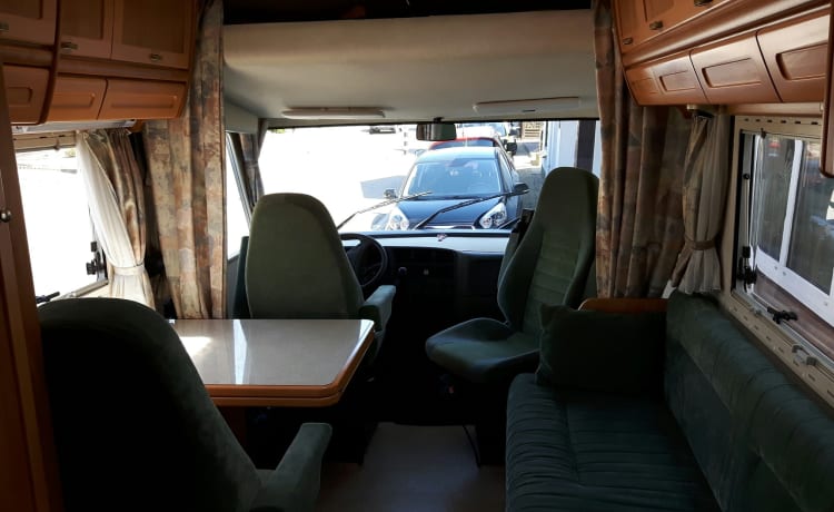 Hymer B584; Freiheit, Luxus, Abenteuer und ein Hund ist erlaubt!!