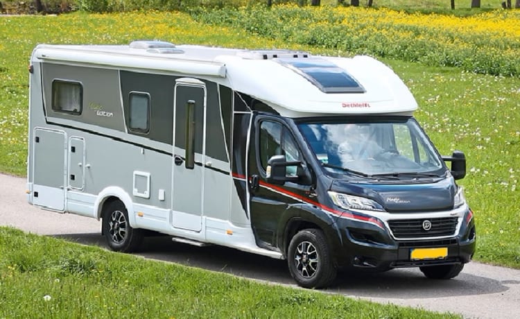 Bo – ⭐️⭐️⭐️ 2-4 person super semi-integrated camper ⭐️⭐️⭐️ 