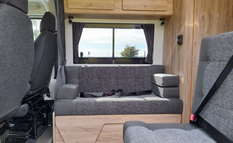 BP70 – 4 posti letto Camper / Camper: completamente attrezzati per la tua prossima avventura