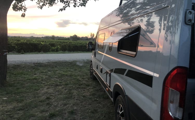 NIO – Nieuwe VAN/Camper, genieten met twee in de natuur!