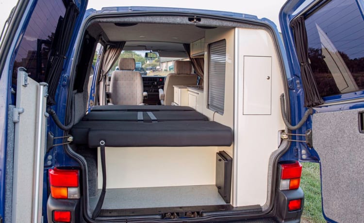 Columbus – Klassischer VW T4 mit manuellem 2-Bett-Wohnmobil