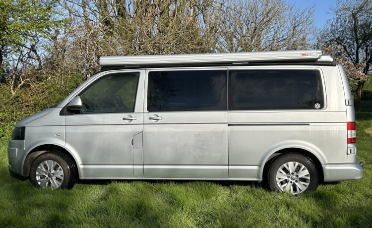 Daphne – 4-persoons Volkswagen campervan uit 2013