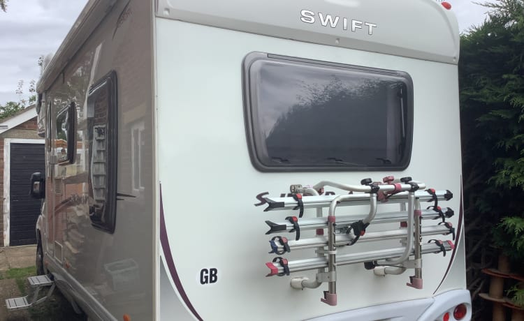 Swift-Wohnmobil mit 4 Schlafplätzen, Baujahr 2007