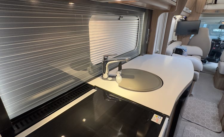 6 Berth 6 Belts - Le camping-car familial ultime