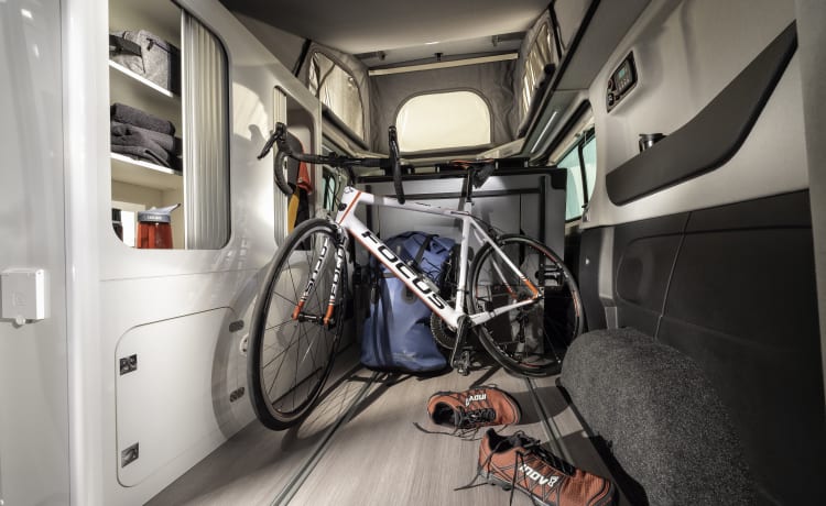 AdVANture – Adria Wohnmobil für 4 Personen ab 2023