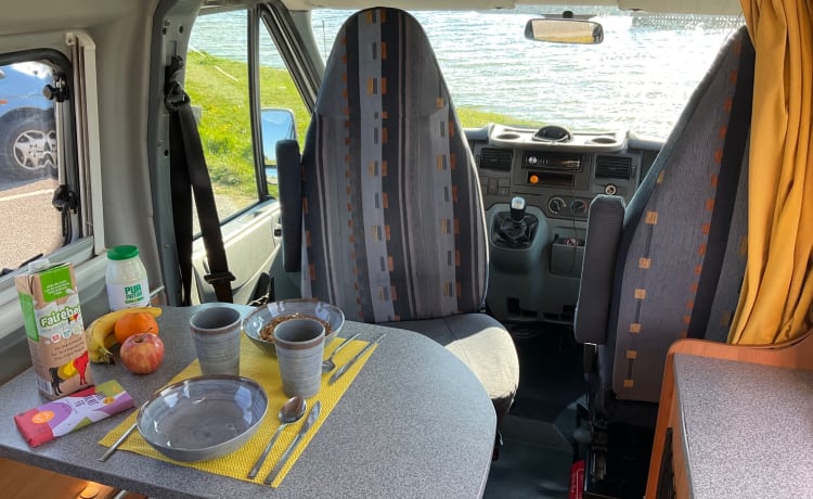 Dame Fortuna – Compact Ford camper van