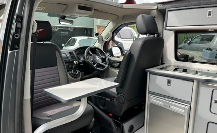 Carpe Diem – Camper VW LWB DSG auto 150 Highline con 4 posti letto