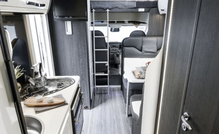 Zefiro 675 – 6-Berth Motorhome - Automatic gearbox!