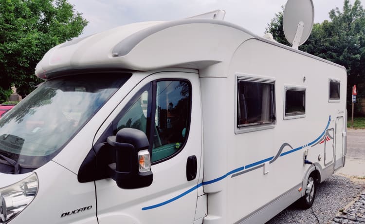 Adria coral S 670 SL  (Huur aanhangwagen mogelijk)