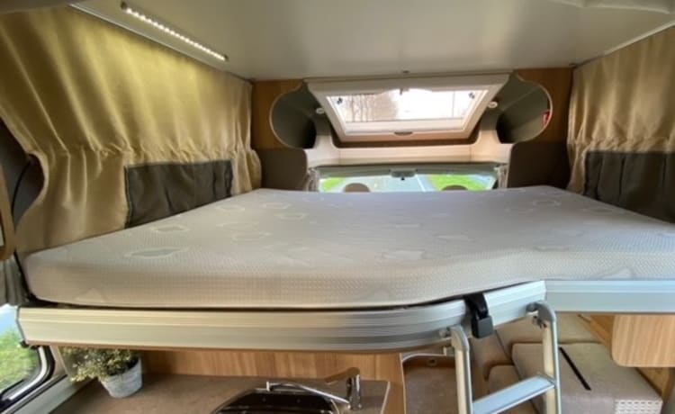 Luxe,ruime en compleet ingerichte 4 pers. camper.