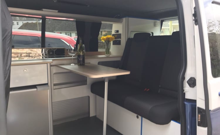 Clarence the Campervan – VW T6.1 4-persoons camper