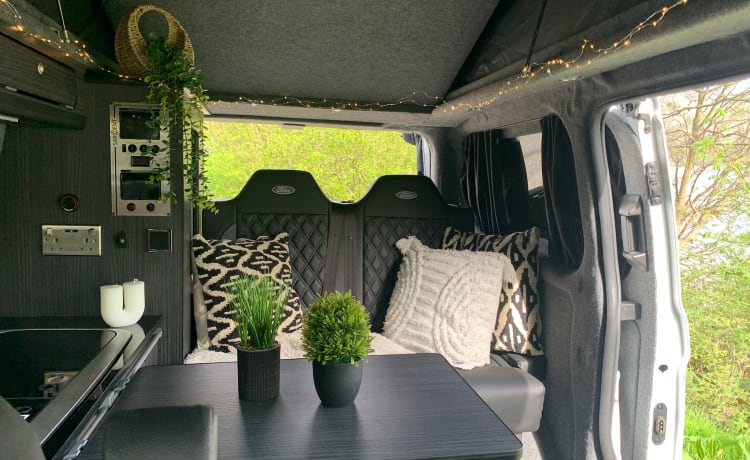 Ruby – 4-persoons Ford campervan uit 2018