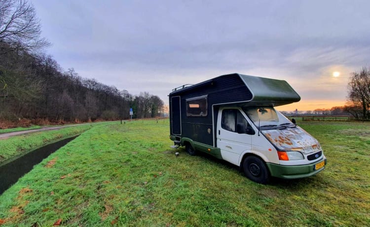 Ford Fair Enough – Adventurous family festival camper