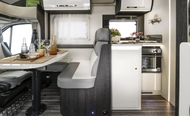 Inverness - Highlands – NIEUW Luxe camper met 5 slaapplaatsen