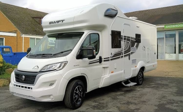 2-5 berth Swift – Fiat mansardata con 5 posti letto dal 2021