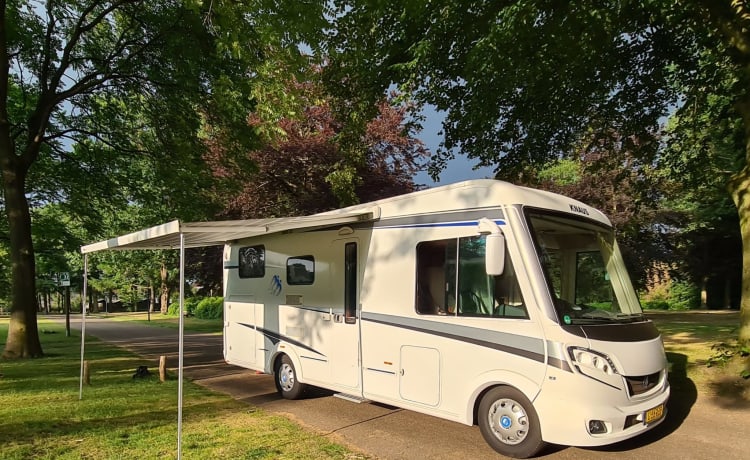 Birdy – Geweldige camper met 4 vaste bedden voor familie of events - XL garage