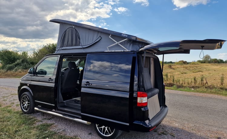 Linda’s wheels – VW Camper Van con tetto apribile nel Somerset