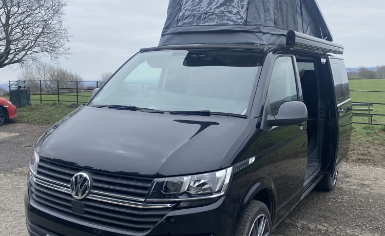 Benji – 4-persoons Volkswagen camper uit 2021