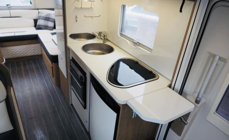 Alan – 6 berth Roller Team alcove from 2020
