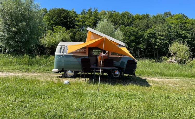 RetroT2 – Roadtrip in Nederland met deze Retro T2 Volkswagen bus