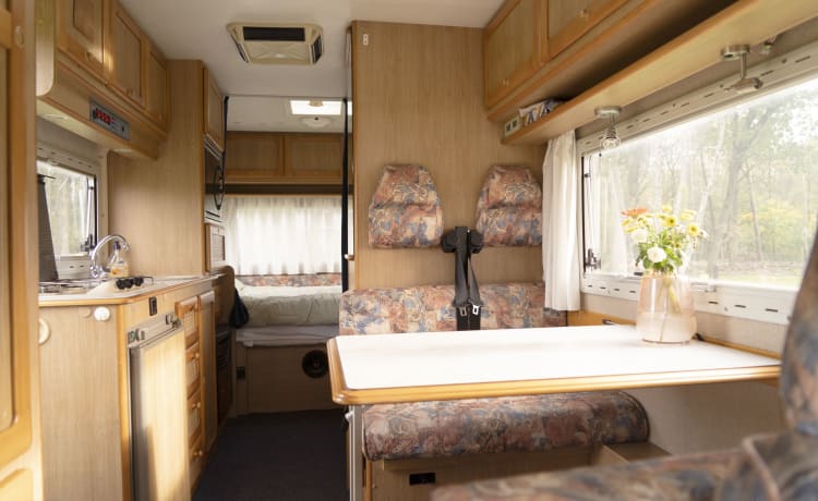 Very spacious 4 person camper