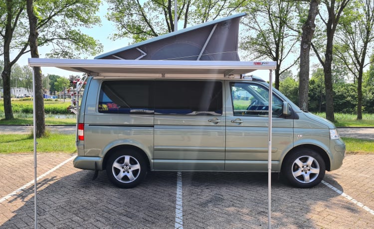 VW T5 California , automaat.