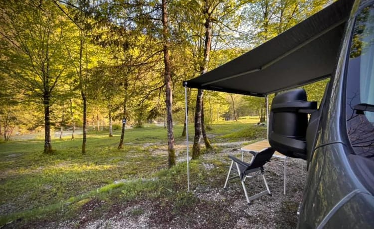 Camping-car Adria Supreme LUXE (automatique / année 2021)