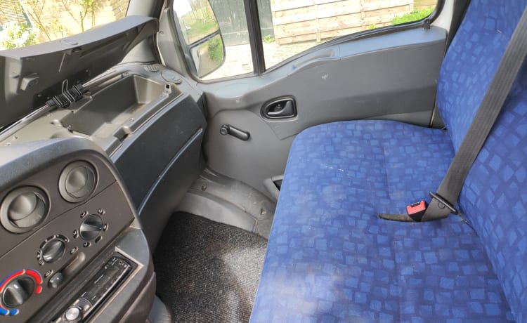 Robust Iveco daily | 5 seats | 3 sleeping places