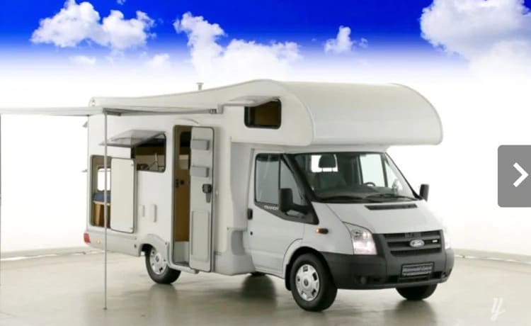 ROLLER TEAM 955 – FORD 4+1 BEDS AND VIESA CLIMATE