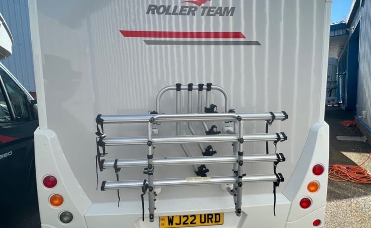 Zefi – 4 berth Ford Roller Team Zefiro 696 (july 2022)