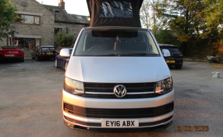 Pistol 2 – Volkswagen T6 Transporter campervan 4 berth top spec awning 