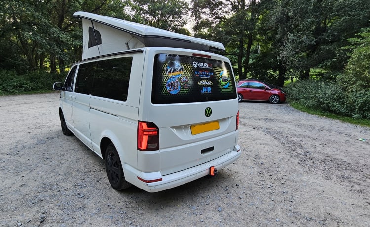 Merros – 3/4 berth Volkswagen LWB Transporter TSI campervan 2018