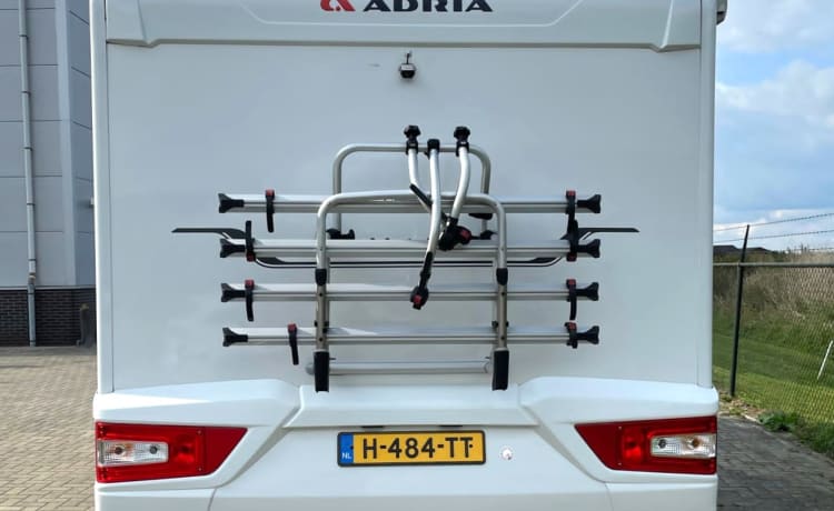 5p Adria Mobil semi-integrated uit 2019 163 PK